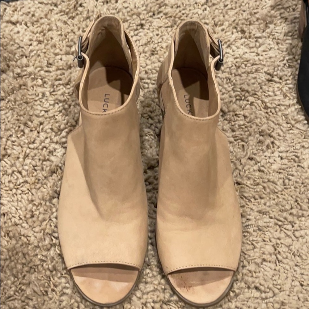 Tan low heel open toe bootie/shoe
